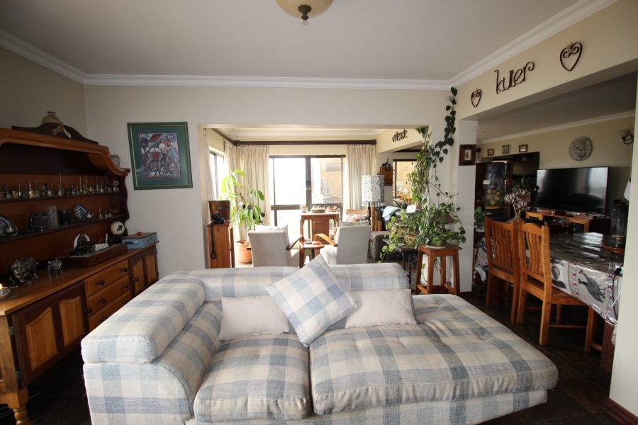 4 Bedroom Property for Sale in Lake Deneysville Free State